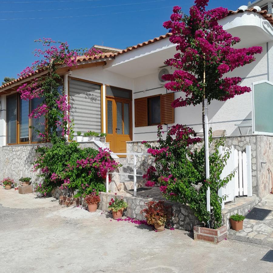 Denni'S Home Saranda Dış mekan fotoğraf