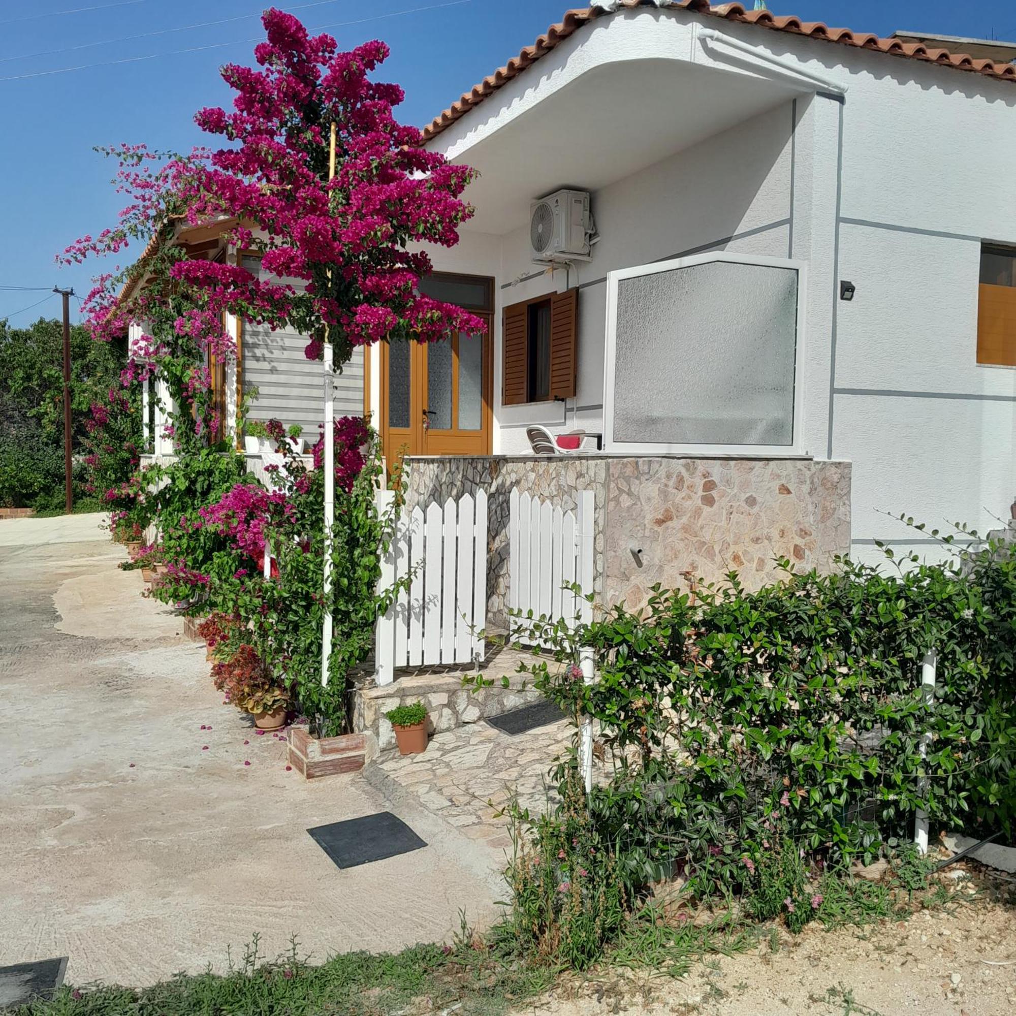 Denni'S Home Saranda Dış mekan fotoğraf